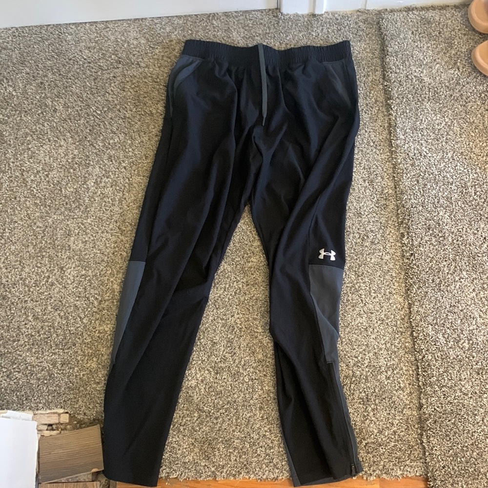 EXCLUSIVE men’s XL Under Armour joggers